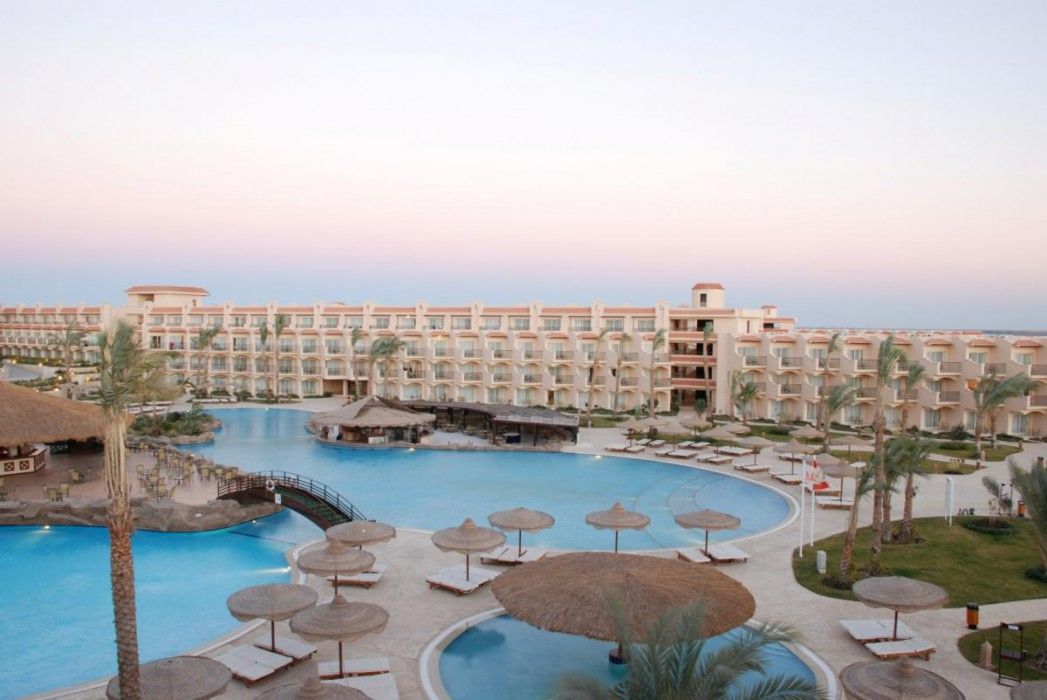 Pyramisa Sunset Pearl Apartments Хургада Экстерьер фото
