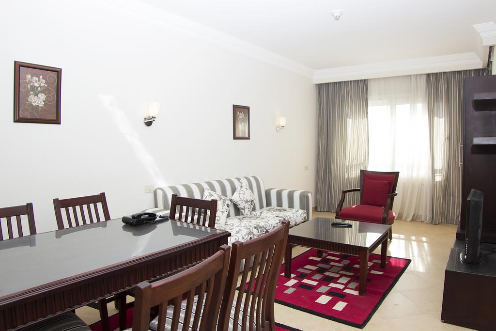 Pyramisa Sunset Pearl Apartments Хургада Экстерьер фото